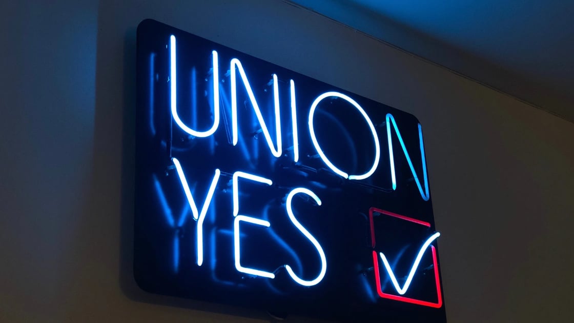 Neon Light "Union Yes" Sign